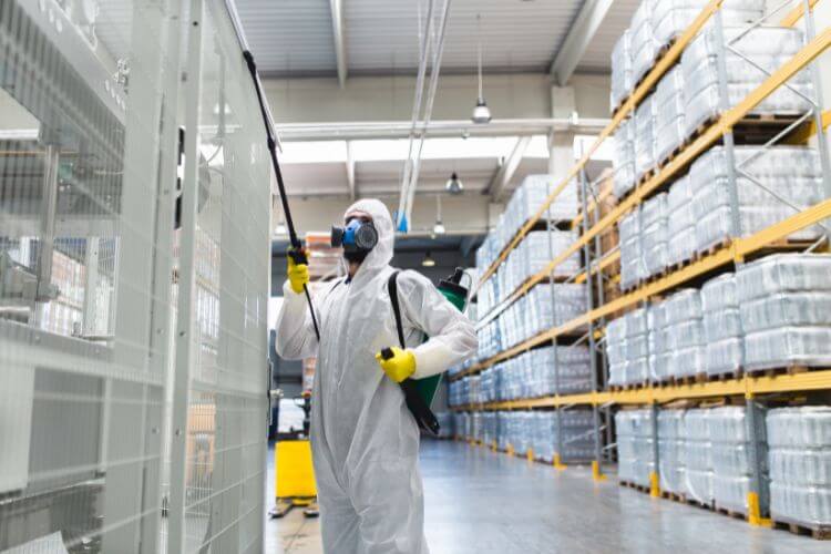Dịch vụ phun khử khuẩn khử trùng tại nhà, văn phòng giá rẻ ha4