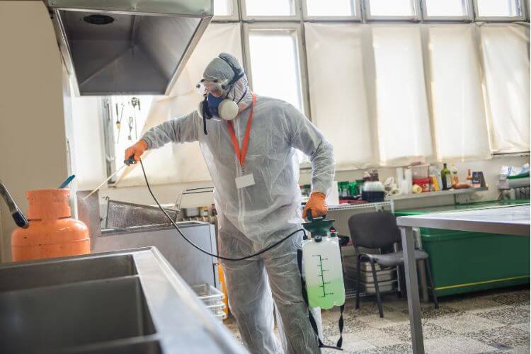 Dịch vụ phun khử khuẩn khử trùng tại nhà, văn phòng giá rẻ ha5